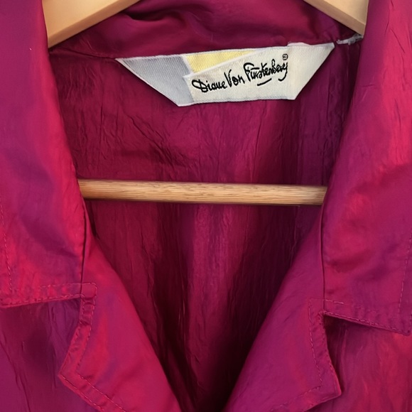 Diane Von Furstenberg Vintage Fuchsia Button Up Top - Picture 9 of 11